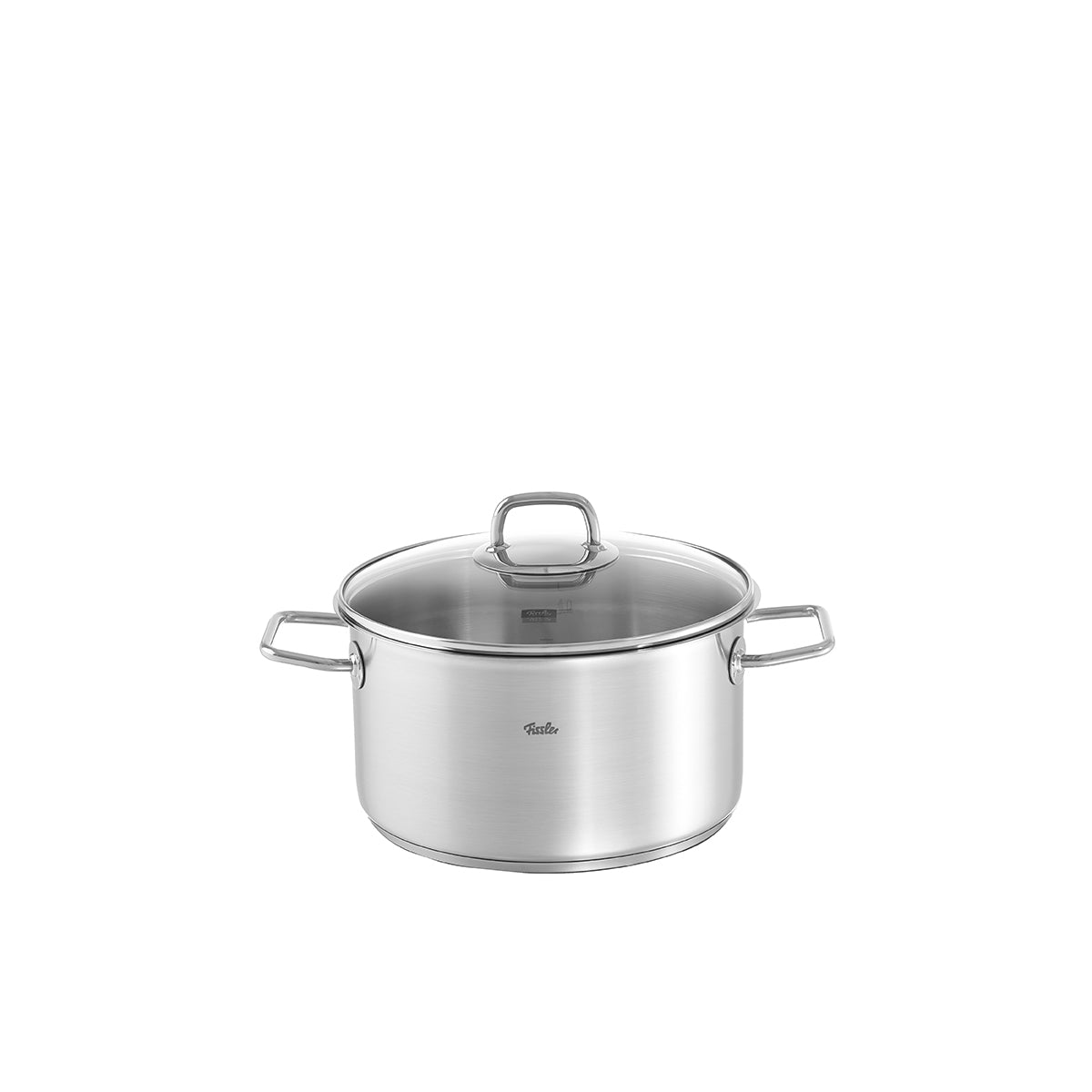 Fissler Viseo® Kochtopf: Edelstahl, Glasdeckel, zwei seitliche Griffe. Induktionsgeeignet. Modernes deutsches Design auf weißem Grund.