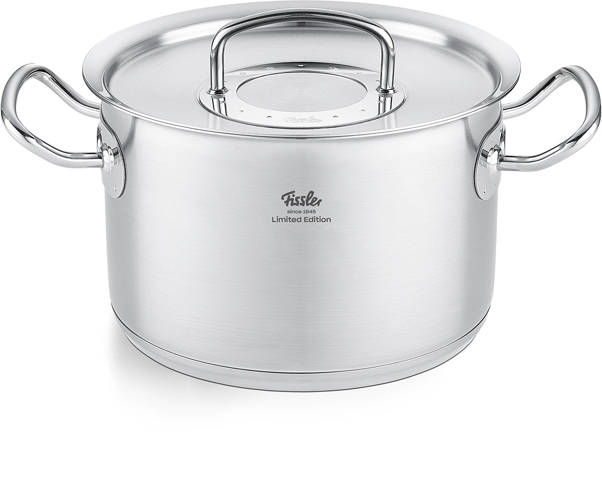 Fissler Original-Profi Collection® Retro 5-teiliges Topfset aus Edelstahl, Ltd. Ed., präzisionsgefertigt in Deutschland, abgebildet auf weißem Hintergrund.