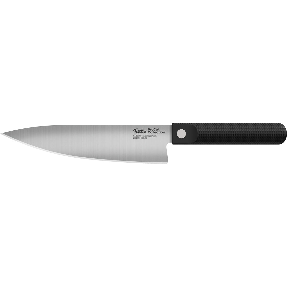 Das Fissler ProCut Kochmesser aus unserem exklusiven 3-teiligen Set besticht durch eine präzisionsgefertigte silberne Klinge aus Edelstahl und einen ergonomisch geformten, schwarzen, strukturierten Griff und wird kunstvoll vor einem weißen Hintergrund präsentiert. Dieses seit 1845 in Deutschland gefertigte Kochmesser spiegelt Fisslers Tradition von Langlebigkeit, Innovation und zeitloser Qualität wider.